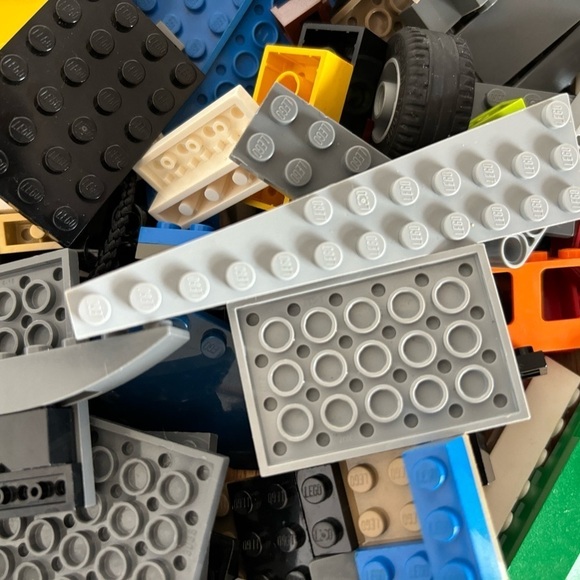 Legos Multiple Pieces OVER 2LB LOT mixed pieces - Picture 9 of 16